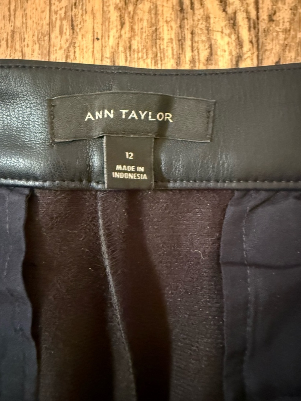 Ann Taylor Black Faux Leather Wide-Leg Cropped Culotte Pants Punk Business Chic - Picture 5 of 9
